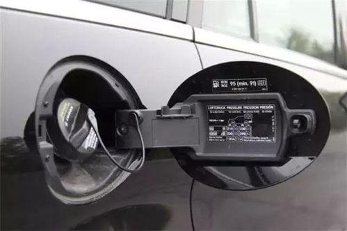 七座汽车能加多少升油啊(七座汽车油箱容量与加油量解析)