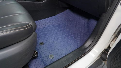 汽车座椅换脚垫要多少钱(汽车座椅换脚垫要多少钱—全面解析汽车座椅脚垫更换成本与因素)