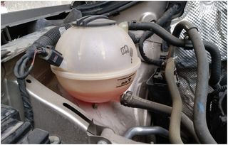 一辆汽车会加多少防冻液(汽车防冻液添加量详解，一辆汽车究竟需要加多少防冻液？