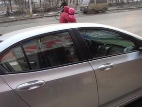 汽车保护膜多少钱一层贴(汽车保护膜价格及贴膜成本解析，多少钱一层贴？