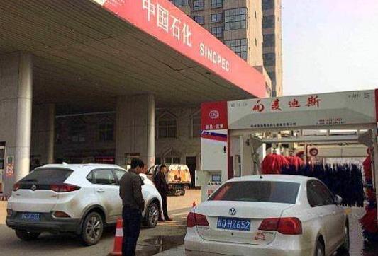 汽车去加油站一般加多少(汽车去加油站一般加多少,加油量与驾驶行为的探讨) 汽车去加油站一般加多少(汽车去加油站一般加多少,加油量与驾驶行为的探讨)