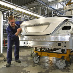 汽车厂家一天造多少车子(汽车厂家一天能造多少车子?揭秘生产线上的速度与效率) 汽车厂家一天造多少车子(汽车厂家一天能造多少车子?揭秘生产线上的速度与效率)