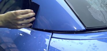 汽车玻璃膜多少钱一层贴(汽车玻璃膜价格及贴膜费用全面解析)