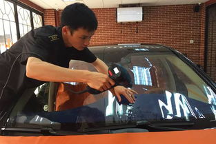 汽车贴赛路膜多少钱一米(汽车贴赛路膜的价格解析，多少钱一米？