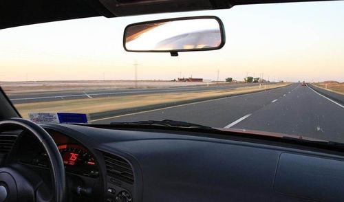 换一块汽车玻璃多少钱(换一块汽车玻璃多少钱，全面解析汽车玻璃更换成本与因素)