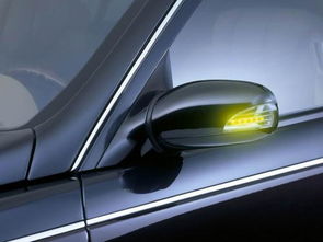 汽车转向灯多少米亮一下(汽车转向灯亮度距离，探究灯光闪烁的奥秘)