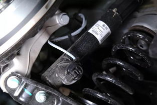 汽车前机舱减震器多少钱(汽车前机舱减震器价格解析) 汽车前机舱减震器多少钱(汽车前机舱减震器价格解析)