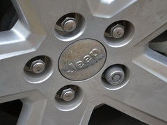 汽车轮胎加配重铁多少钱(汽车轮胎加配重铁的价格解析) 汽车轮胎加配重铁多少钱(汽车轮胎加配重铁的价格解析)