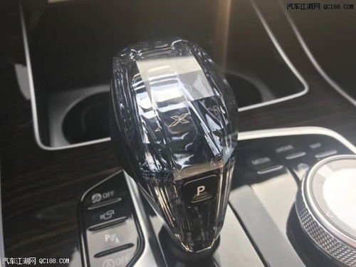 汽车头顶加眼镜盒多少钱(汽车头顶加装眼镜盒,价格与实用性的探讨) 汽车头顶加眼镜盒多少钱(汽车头顶加装眼镜盒,价格与实用性的探讨)