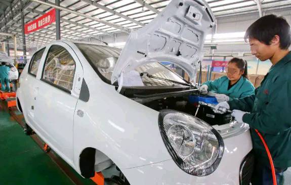 汽车换完包围多少钱一个(汽车换包围的费用解析，多少钱一个？