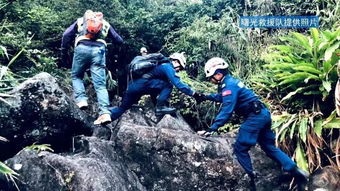 女子福建爬山拍照时坠崖身亡(痛心事件，女子福建爬山拍照时坠崖身亡)