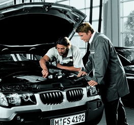 汽车后保险杠撞凹多少钱(汽车后保险杠撞凹的修复费用分析)