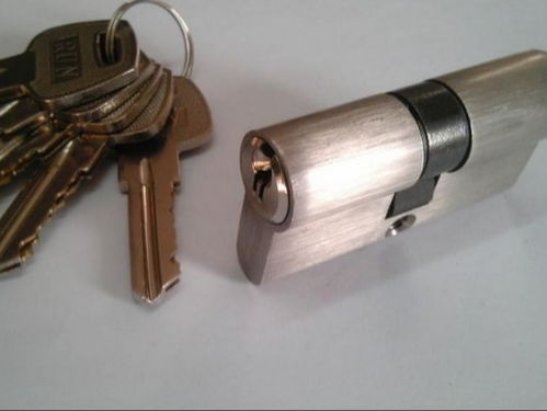 换汽车锁芯多少钱一个(换汽车锁芯的价格及其相关因素探讨)