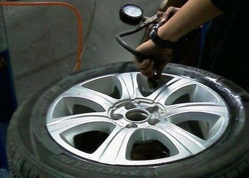 汽车轮胎补多少次最好呢(汽车轮胎补多少次最好呢？探讨轮胎修补的合适次数与注意事项)