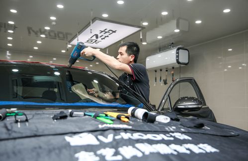 汽车撕窗户膜多少钱一天(汽车撕窗户膜的费用及一天内完成所需的时间与成本分析) 汽车撕窗户膜多少钱一天(汽车撕窗户膜的费用及一天内完成所需的时间与成本分析)