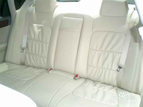 洗一套汽车座套多少钱(洗一套汽车座套多少钱？全面解析洗车座套清洗费用)