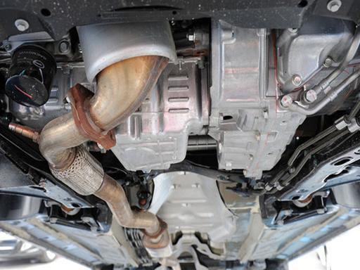 汽车底盘有异响吗多少钱(汽车底盘异响的原因及维修费用分析)