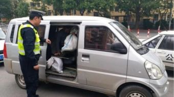 七座汽车最多拉多少吨货(七座汽车最多能拉多少吨货，载重能力与车辆特性的探讨)