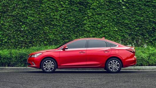 小汽车5分钟走多少米远(小汽车行驶速度与距离，五分钟能走多远？