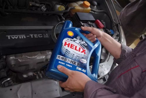 汽车一般都加多少机油的(汽车机油加注量的普遍标准与考量因素)