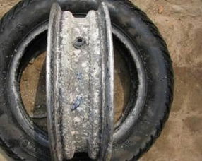 汽车轮胎加多少自补液(汽车轮胎自补液的使用量与注意事项)