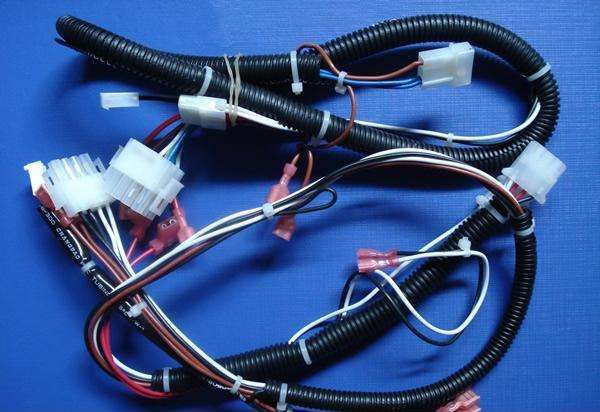 汽车上高压线束多少钱(汽车上高压线束的价格解析)