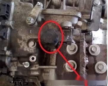 汽车空调泵加多少号油的(汽车空调泵加油，选择与注意事项)