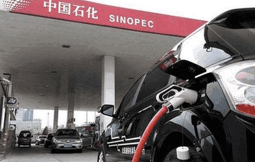 一辆小汽车能装多少升油(一辆小汽车能装多少升油，油箱容量与车辆性能的关系)