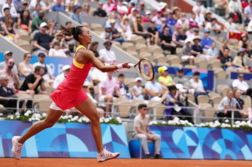 郑钦文晋级法网32强(郑钦文闪耀法网，晋级32强展现中国网球新力量)