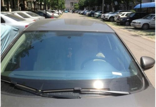 汽车侧窗膜多少钱一台(汽车侧窗膜的价格解析，多少钱一台？