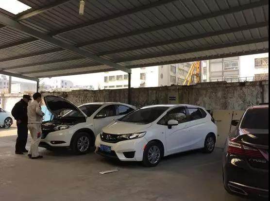 汽车被撞修理厂要多少钱(汽车被撞后的修理费用，深度解析与参考价位)