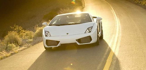 汽车一套太阳膜多少钱(汽车太阳膜价格概览，一套太阳膜多少钱？