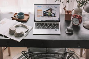 客厅监控华为电脑怎么看(客厅监控下的华为电脑使用观察与体验)