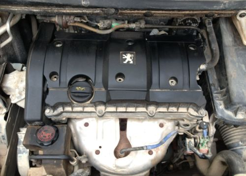 汽车油表一般开多少格油(汽车油表一般开多少格油，油耗与油表显示的解析)