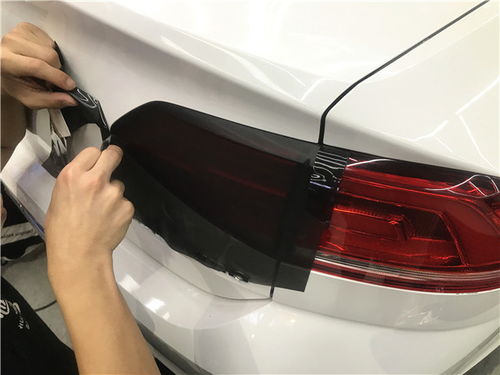 磨砂汽车尾灯贴膜多少钱(磨砂汽车尾灯贴膜价格解析)