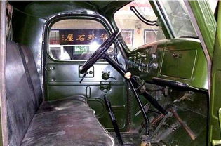 一辆汽车驾驶舱倾斜多少(汽车驾驶舱倾斜角度的设计与优化)