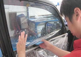 汽车贴膜多少人贴一次(汽车贴膜，多少人的手艺，一次完美的呈现)