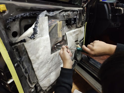 汽车门把手改电镀多少钱(汽车门把手电镀改造费用解析)