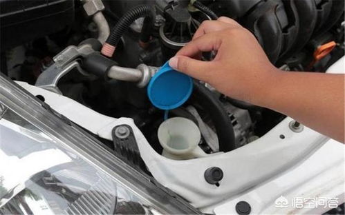 汽车怎么看玻璃水加多少(汽车玻璃水加多少，如何准确查看与补充)