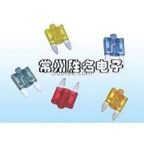 汽车保险盒有多少个灯(汽车保险盒内的灯光系统与车辆安全,探究灯数与功能) 汽车保险盒有多少个灯(汽车保险盒内的灯光系统与车辆安全,探究灯数与功能)