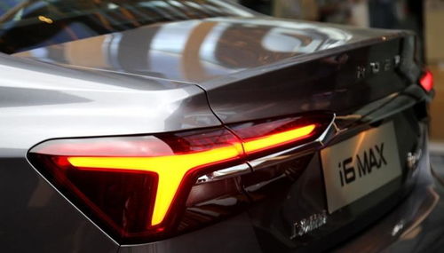 酷炫汽车膜多少钱一块(炫酷汽车膜的价格探究，多少钱一块？