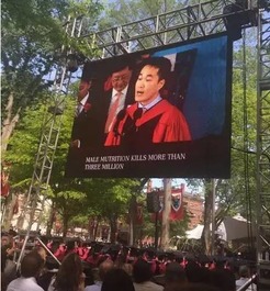 中国女孩哈佛毕业礼演讲获全场欢呼(中国女孩哈佛毕业礼演讲，全场欢呼的荣耀时刻)