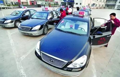 出租小汽车百公里多少钱(出租小汽车百公里费用详解)