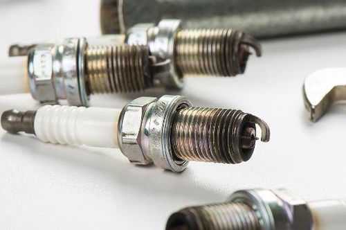 汽车上会有多少个熔断器(汽车上熔断器的数量及其作用)