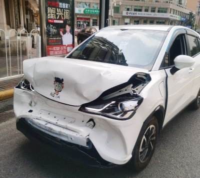 第一辆哪吒汽车多少钱(揭秘第一辆哪吒汽车的价格)