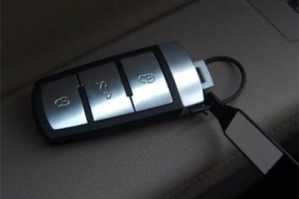 汽车遥控门一套多少钱啊(汽车遥控门一套的价格解析)