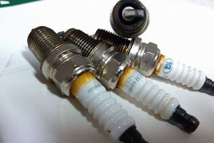 汽车4个火花塞换多少钱(汽车火花塞更换费用解析，了解四个火花塞的价格因素)