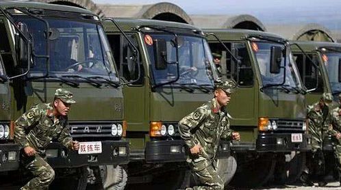 汽车兵当到上校要多少年(汽车兵的成长之路，从兵士到上校需要多少年？