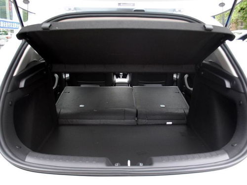 6米内的小汽车值多少钱(探究6米内小汽车的价格与价值)