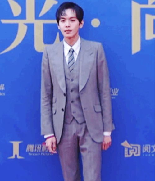 演员贾冰减肥成功瘦到脱相(贾冰减肥成功，瘦到脱相，重塑自我)